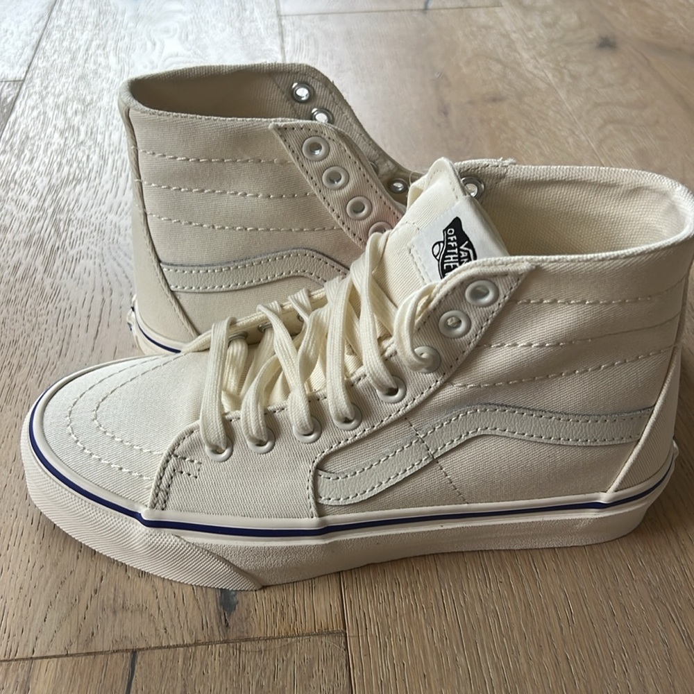 Brand new Sk8-hi tapered Vans